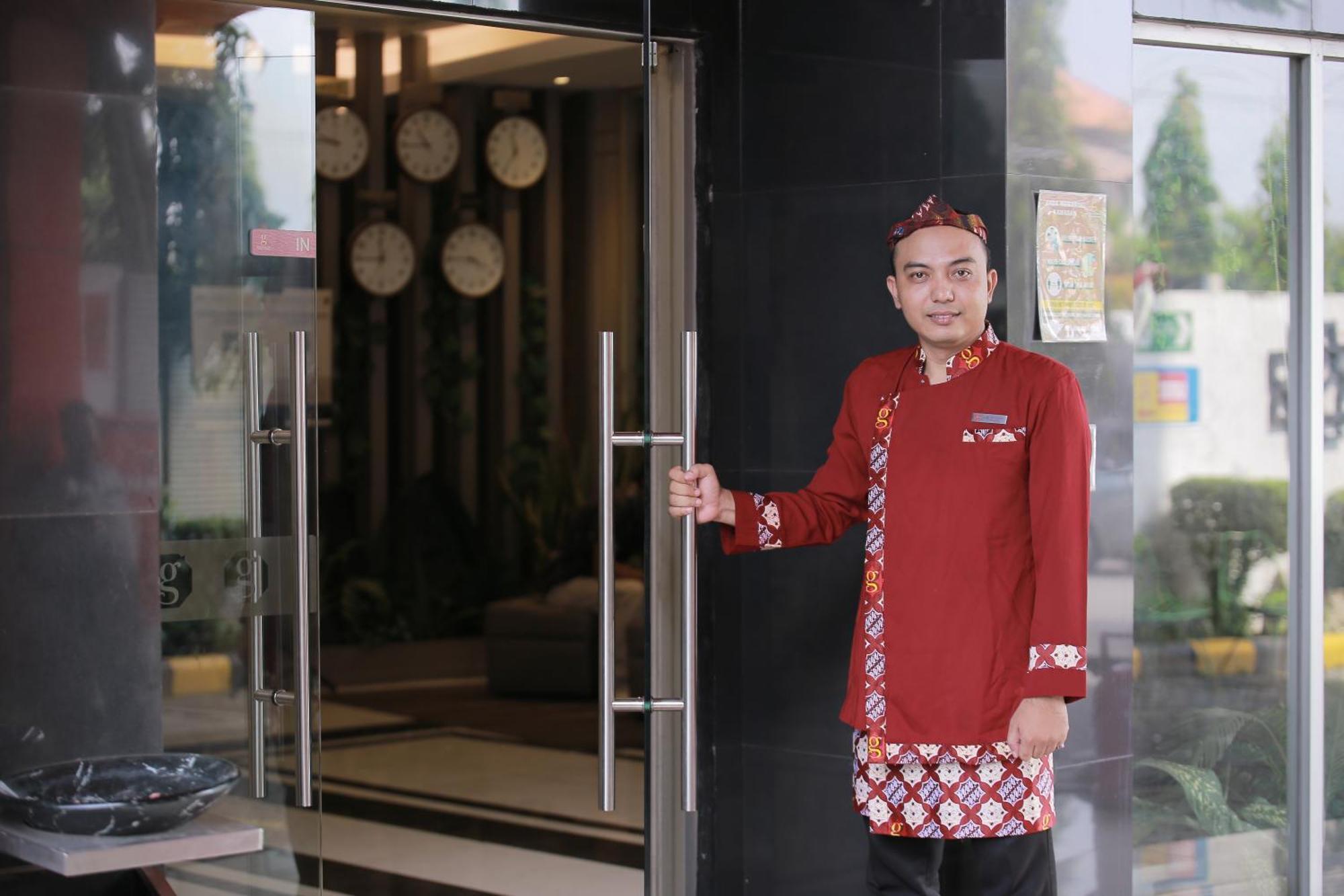 Hotel Gunawangsa Manyar Surabaya Esterno foto
